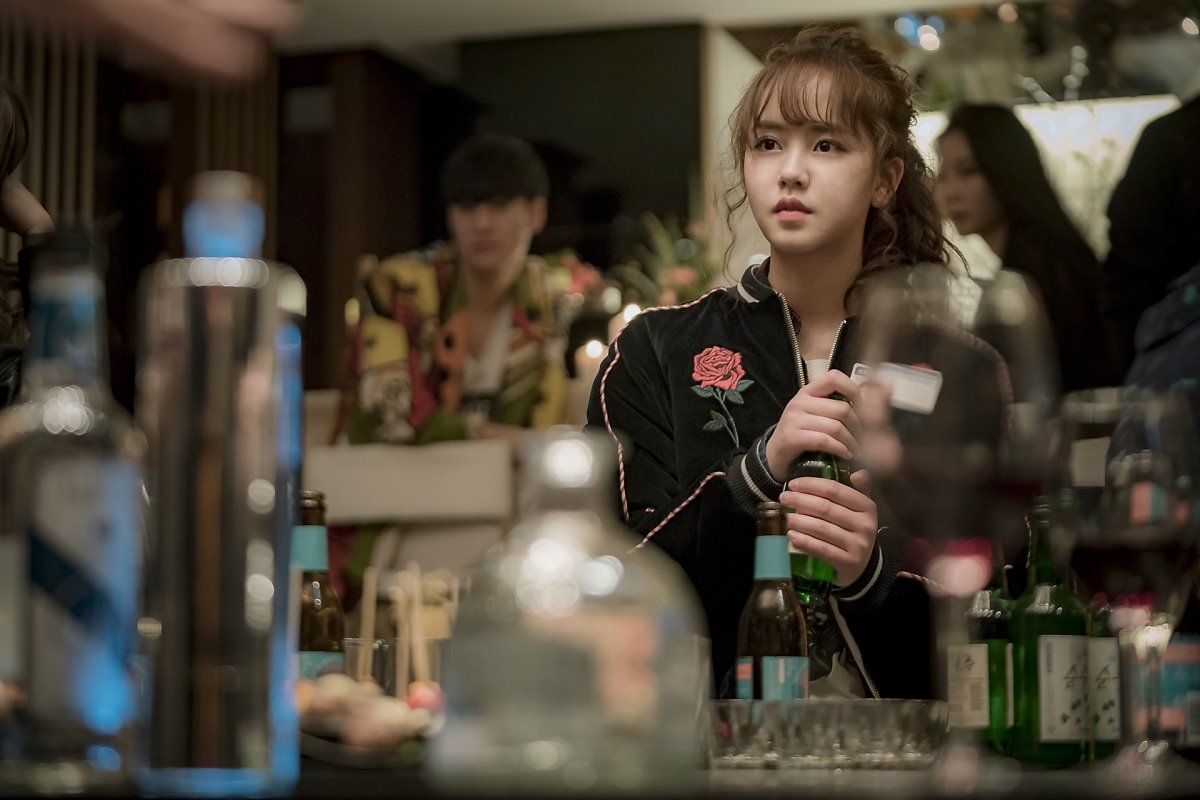 Kim So Hyun khiến fan ngỡ ngàng với tạo hình cổ trang trong phim mới