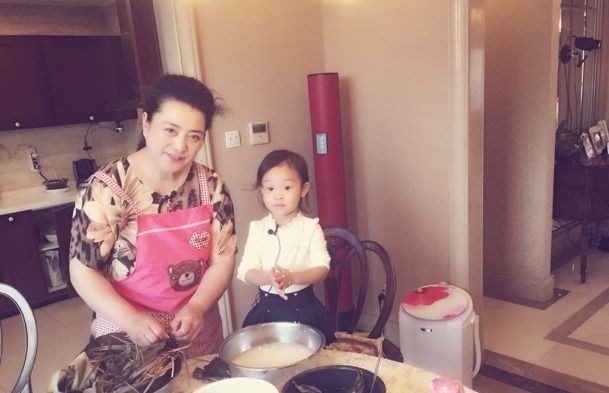 Sau scandal ngoại tình, bố mẹ Giả Nãi Lượng không tha thứ cho con dâu