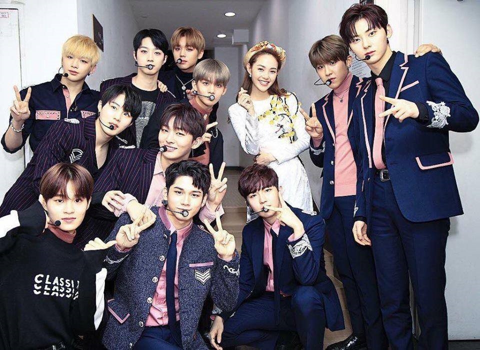 Chụp ảnh thân thiết với Wanna One, Minh Hằng lại bị dân mạng cười khẩy