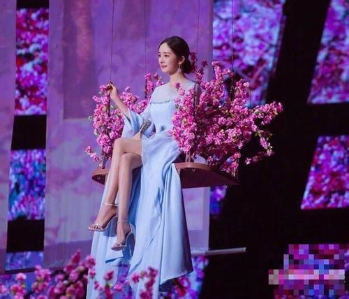 Người hâm mộ quá thất vọng vì Dương Mịch làm giả thư pháp