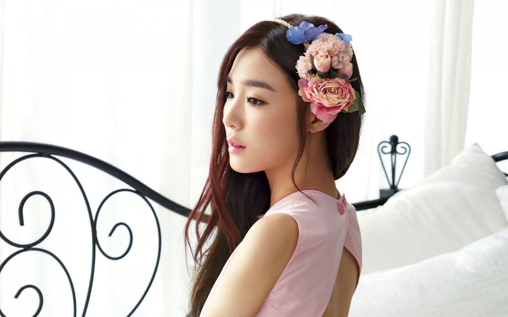 Tiffany trở về Hàn sau 3 tháng rời SM, bên cạnh người đàn ông lạ mặt