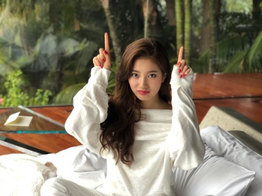 Suzy tung clip hậu trường đẹp xuất thần trước khi tung MV chính thức