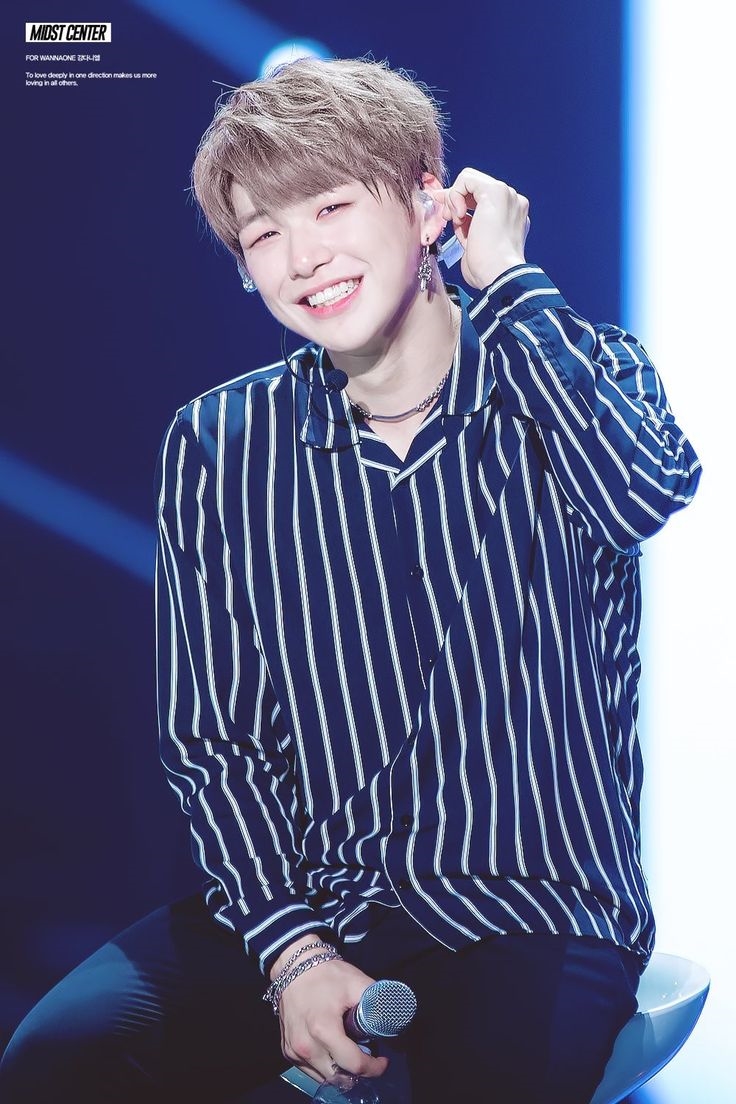 Nổi tiếng là vậy, Kang Daniel vẫn bị tiền bối “xa lánh” vì 1 lý do