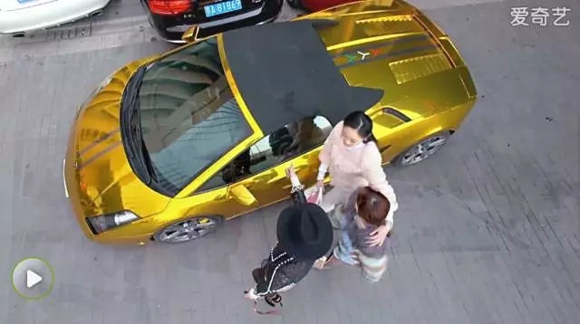 Những tạo hình thảm họa gây 'xốn mắt' của dàn sao Hoa ngữ năm 2017