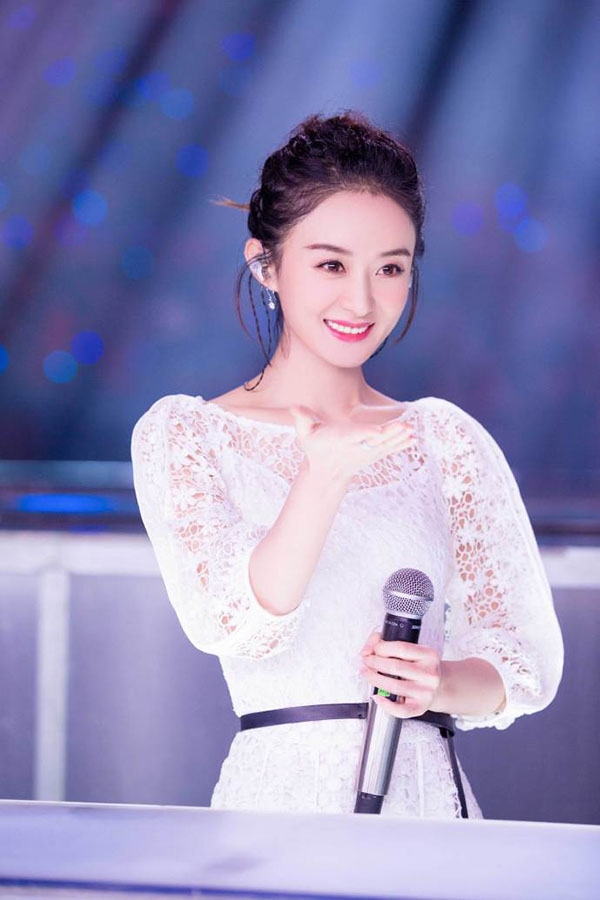 Triệu Lệ Dĩnh lại khiến mọi người lo lắng khi đăng ảnh mới