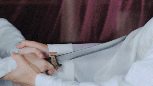 AngelaBaby bị chỉ trích là 'bình hoa di động' vì cách cô đọc kịch bản