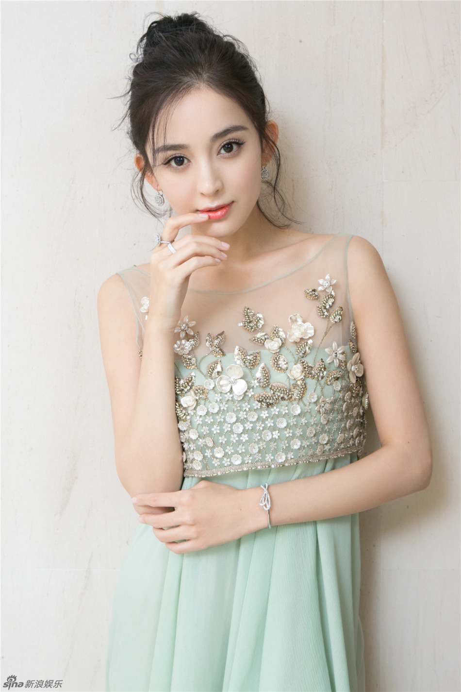 Bàn trang điểm của các mỹ nhân Hoa ngữ