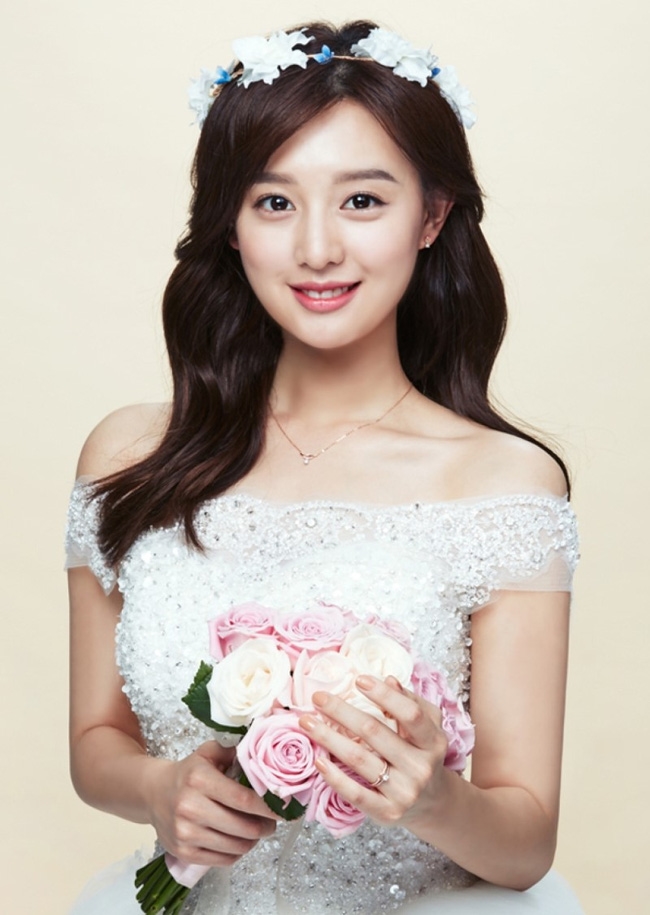 Kim Ji Won mất ngay danh hiệu "nữ thần" chỉ vì thay đổi nhỏ xíu này