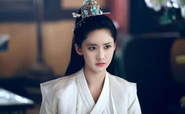 tranh cai cat xe khung khi idol di dong phim