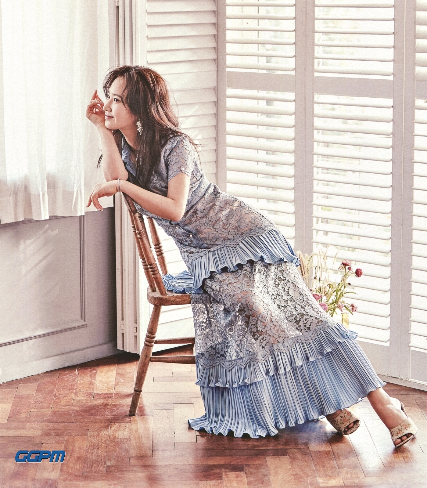Hết Taeyeon, đến Yuri cũng bị ném đá vì gương mặt khác lạ