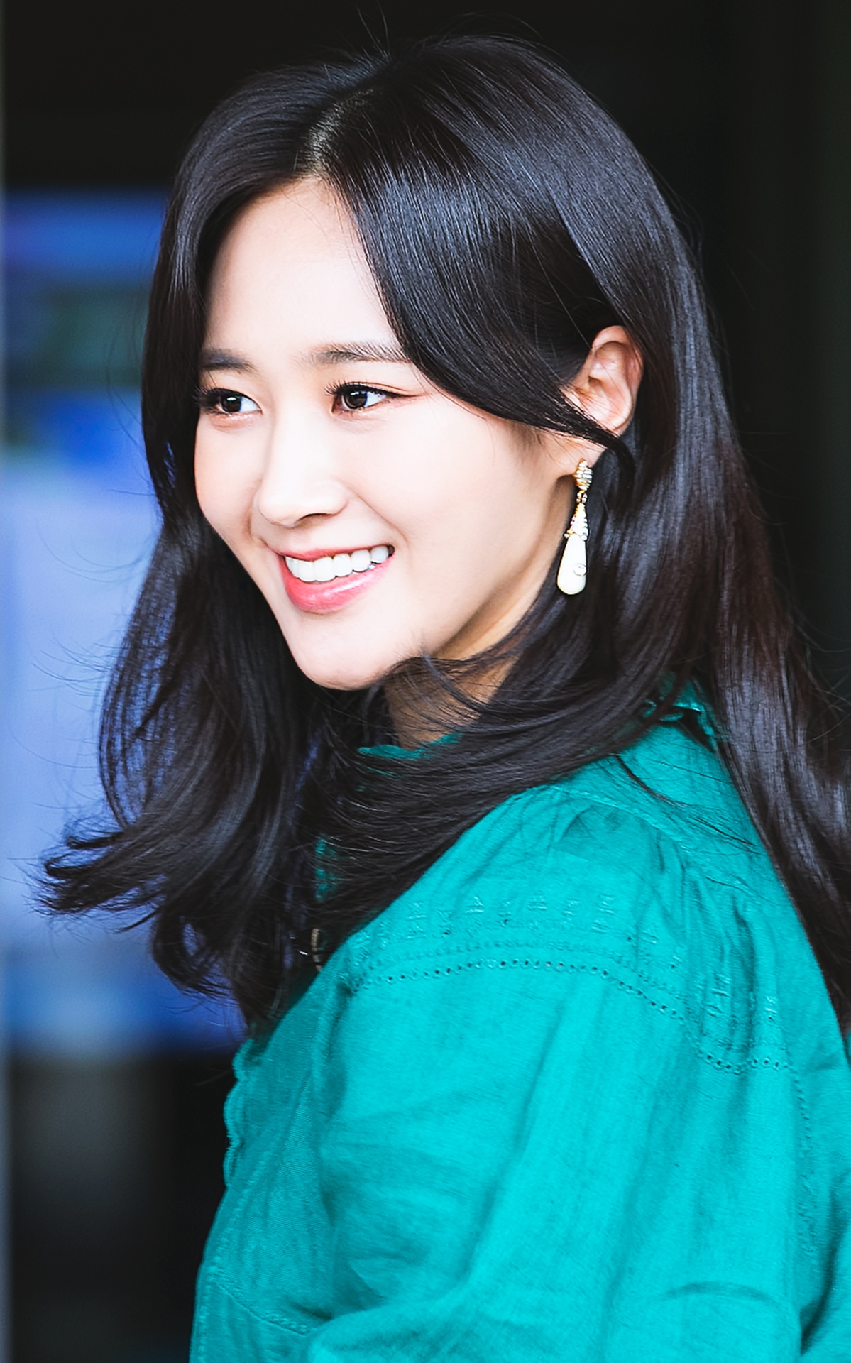 Hết Taeyeon, đến Yuri cũng bị ném đá vì gương mặt khác lạ