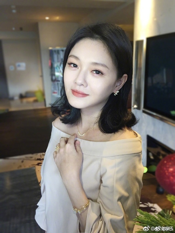 Lý do dàn mỹ nhân Cbiz sở hữu làn da trắng mịn màng không tì vết
