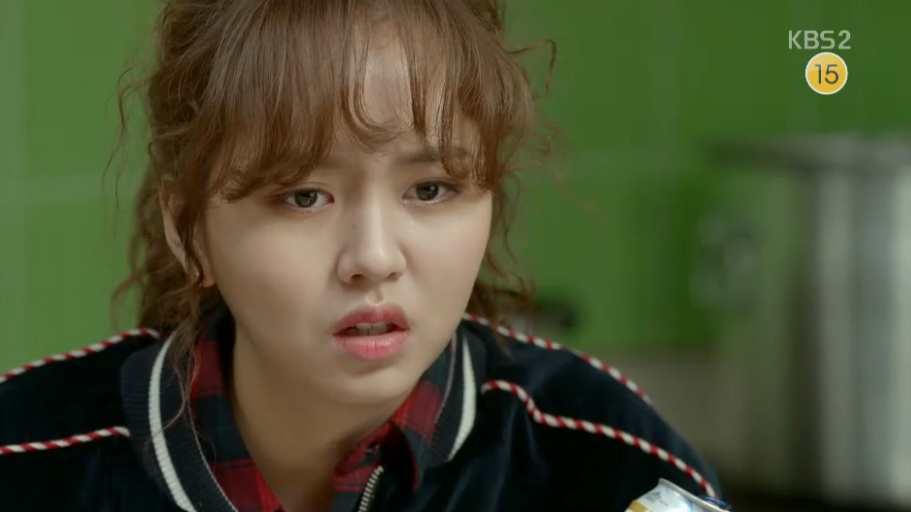 Kim So Hyun mặc váy thổ cẩm xinh như mộng