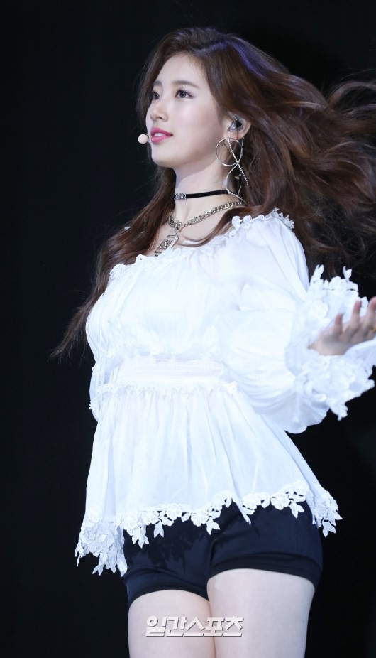 Trở lại thành công nhưng Suzy không ngừng bị ném đá là "não ngắn"