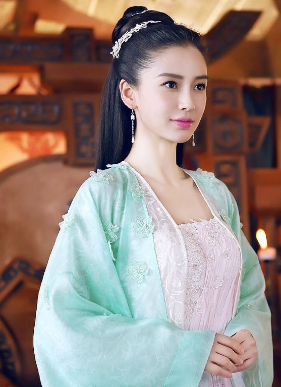 Sao Hàn hy sinh đóng phim, sao Trung lại chỉ biết dùng thế thân