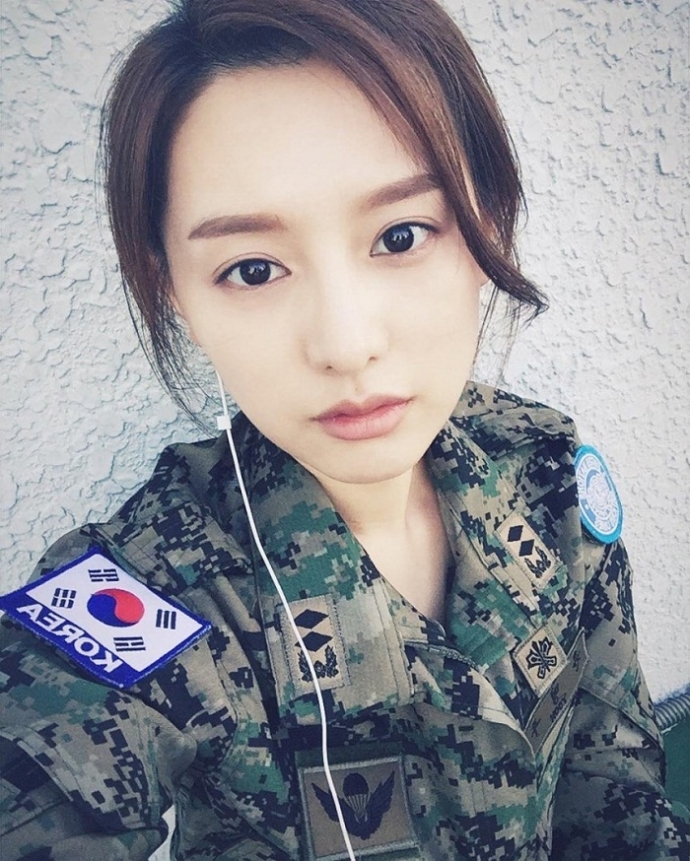 Kim Ji Won mất ngay danh hiệu "nữ thần" chỉ vì thay đổi nhỏ xíu này