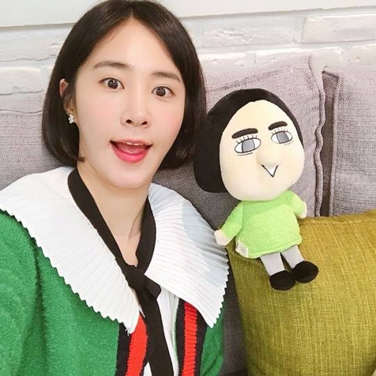Hết Taeyeon, đến Yuri cũng bị ném đá vì gương mặt khác lạ