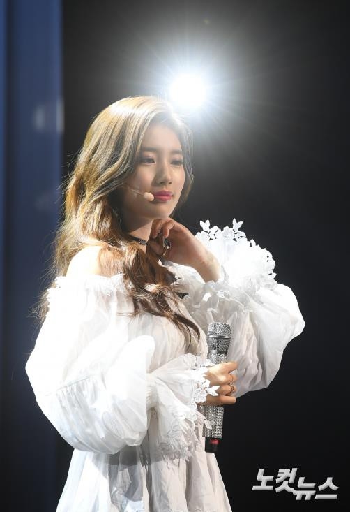 Trở lại thành công nhưng Suzy không ngừng bị ném đá là "não ngắn"