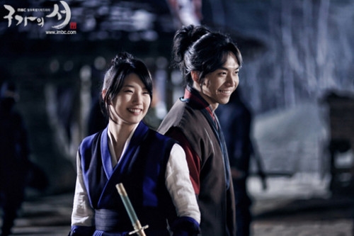 Ai là người tình đẹp đôi nhất với Lee Seung Gi trên màn ảnh?