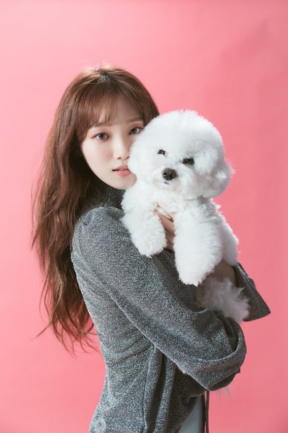 Lee Sung Kyung đẹp từ sân khấu tới hậu trường trong loạt ảnh mới