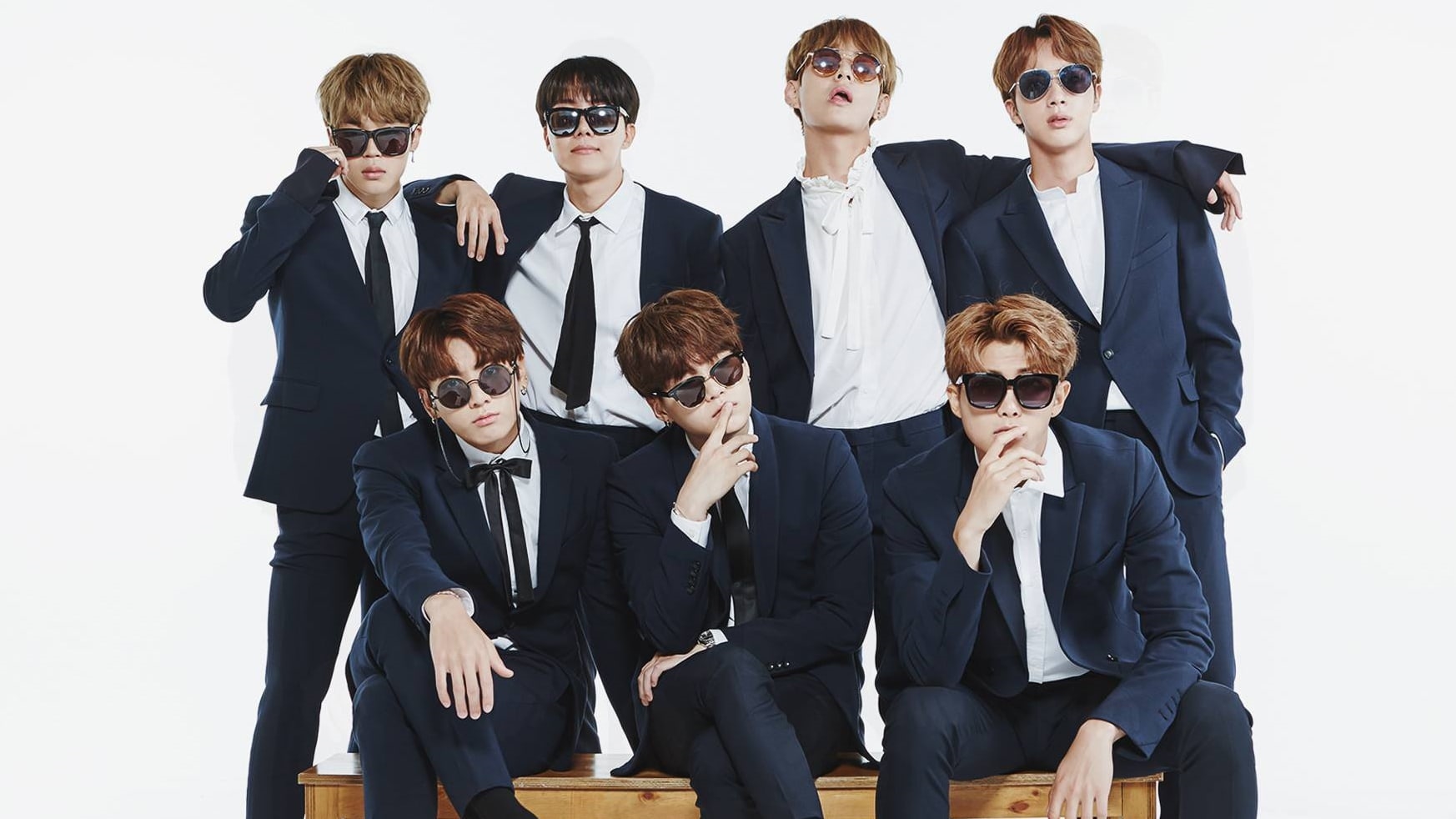 Fan BTS bị chỉ trích ích kỷ, vô ơn với tiền bối vì độc chiếm radio