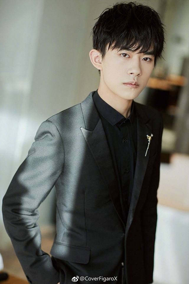 Triệu Lệ Dĩnh cực xinh tái ngộ dàn nam thần TFBoys khiến fan "no mắt"