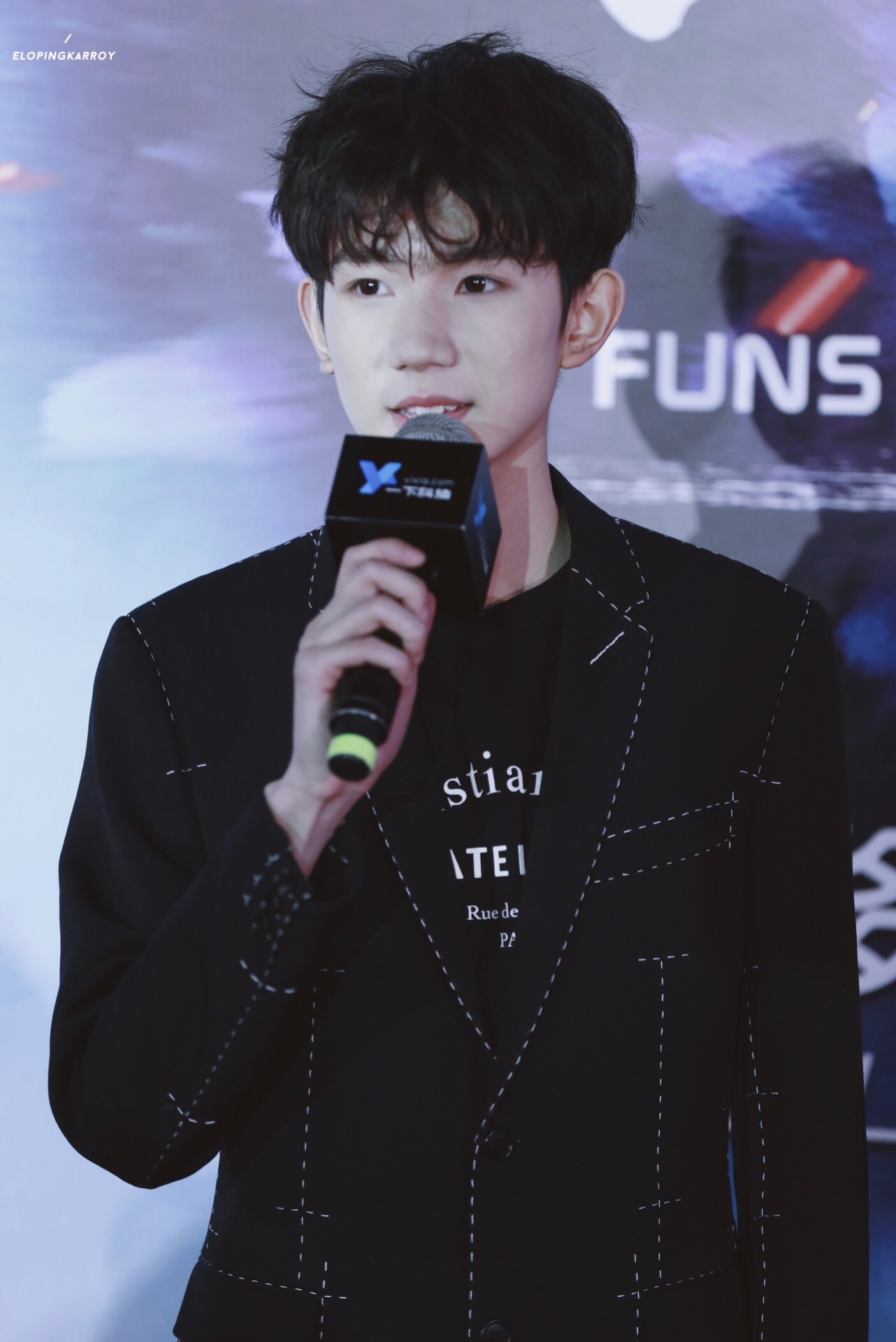 Triệu Lệ Dĩnh cực xinh tái ngộ dàn nam thần TFBoys khiến fan "no mắt"