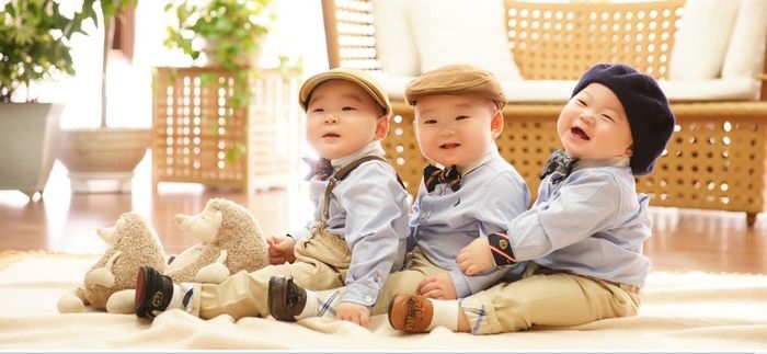 Bộ ba hoàng tử bé Daehan - Minguk - Manse "chen chúc" tắm bồn cực yêu