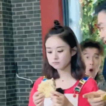 Phì cười khi dàn nam thần, nữ thần Hoa ngữ bị dìm thê thảm khi đang ăn