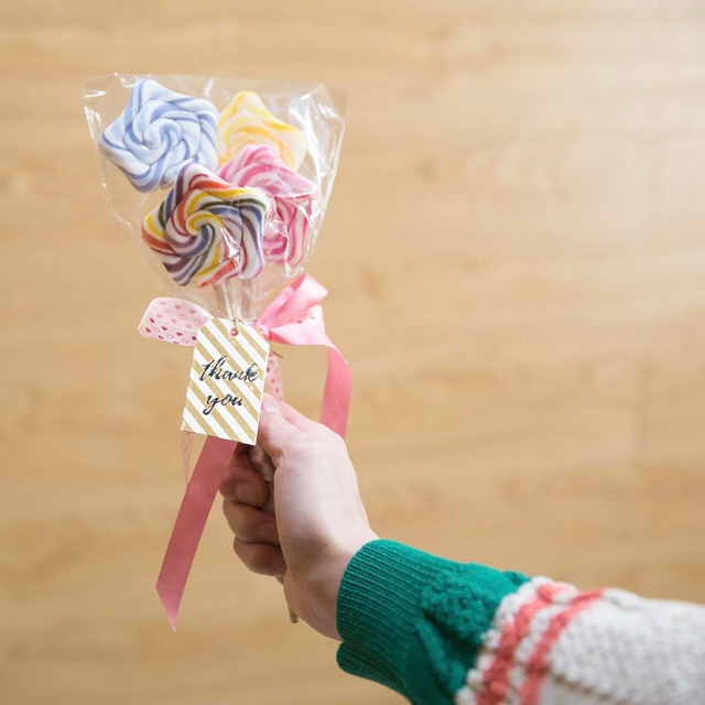 Những món quà ngọt ngào sao Hàn tặng fan nhân ngày Valentine's