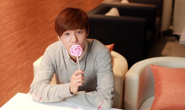Những món quà ngọt ngào sao Hàn tặng fan nhân ngày Valentine's