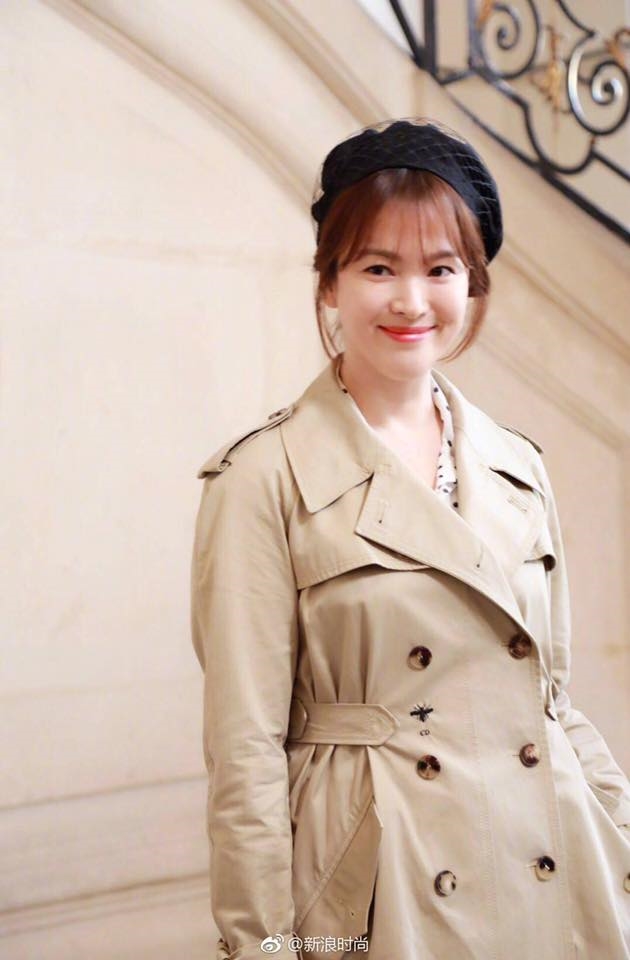 Song Hye Kyo khoe ảnh "em chưa 18", Song Joong Ki lộ ảnh kém sắc
