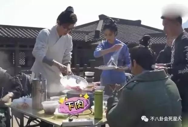 Dở khóc dở cười khi sao Hoa ngữ bị cận thị đi đóng phim