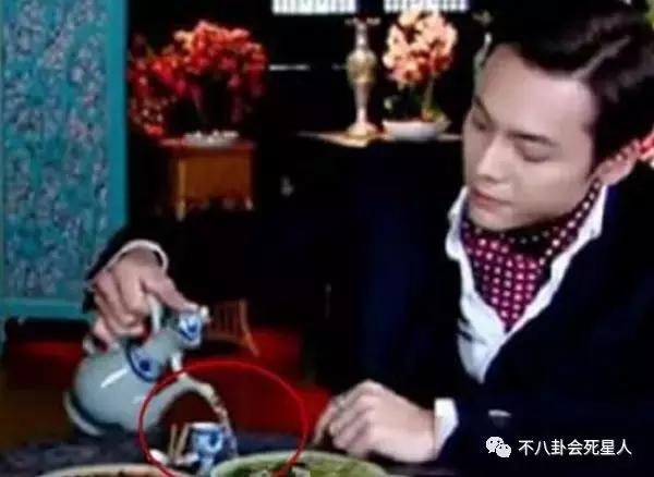 Dở khóc dở cười khi sao Hoa ngữ bị cận thị đi đóng phim