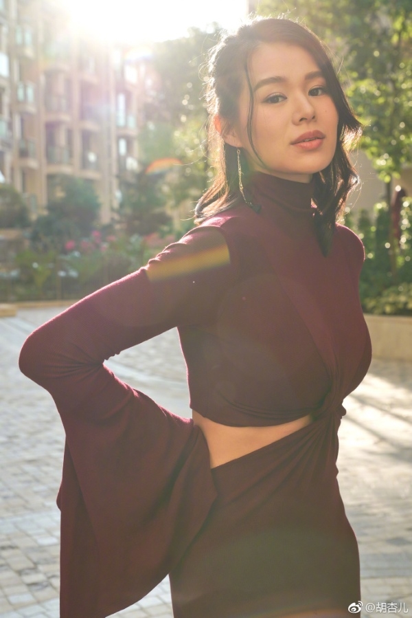 Hồ Hạnh Nhi hoảng loạn vì mất giấy tờ không thể về nhà ăn tết