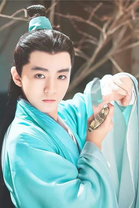 Nhìn lại chặng đường đá chéo sang địa hạt phim ảnh của bộ ba TFBoys