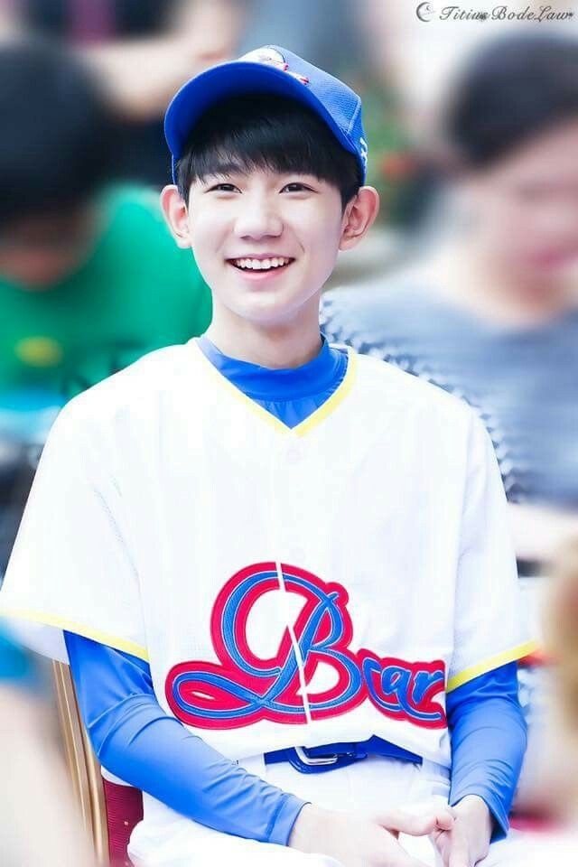 Nhìn lại chặng đường đá chéo sang địa hạt phim ảnh của bộ ba TFBoys