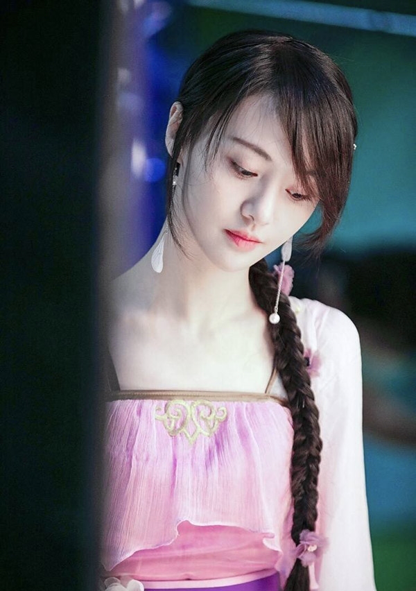 Những người đẹp Hoa ngữ mãi chẳng chịu lớn khiến fan yêu thương mãi