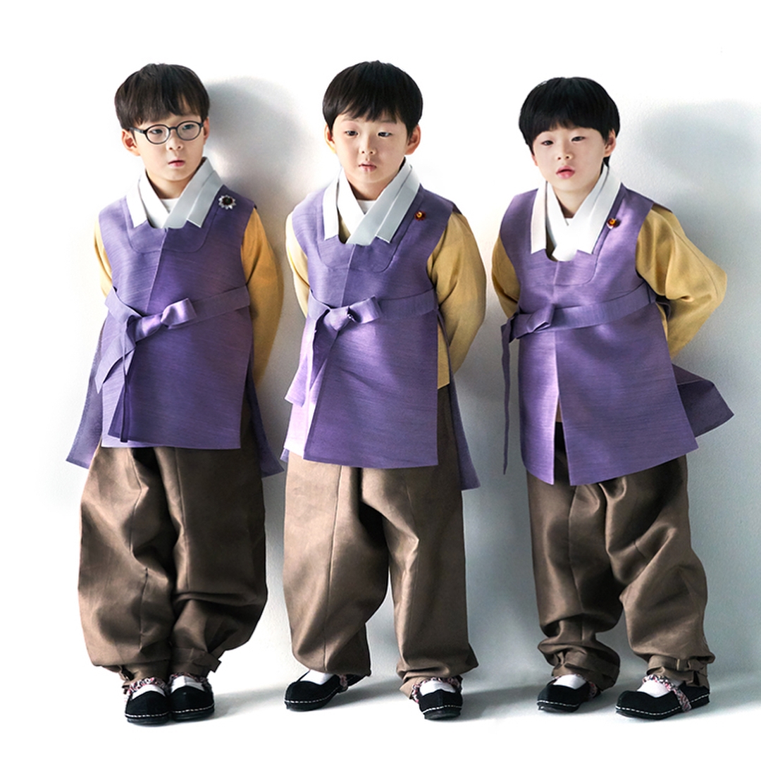 Bộ ba Dae-Min-Man mặc hanbok cực yêu chúc mừng năm mới