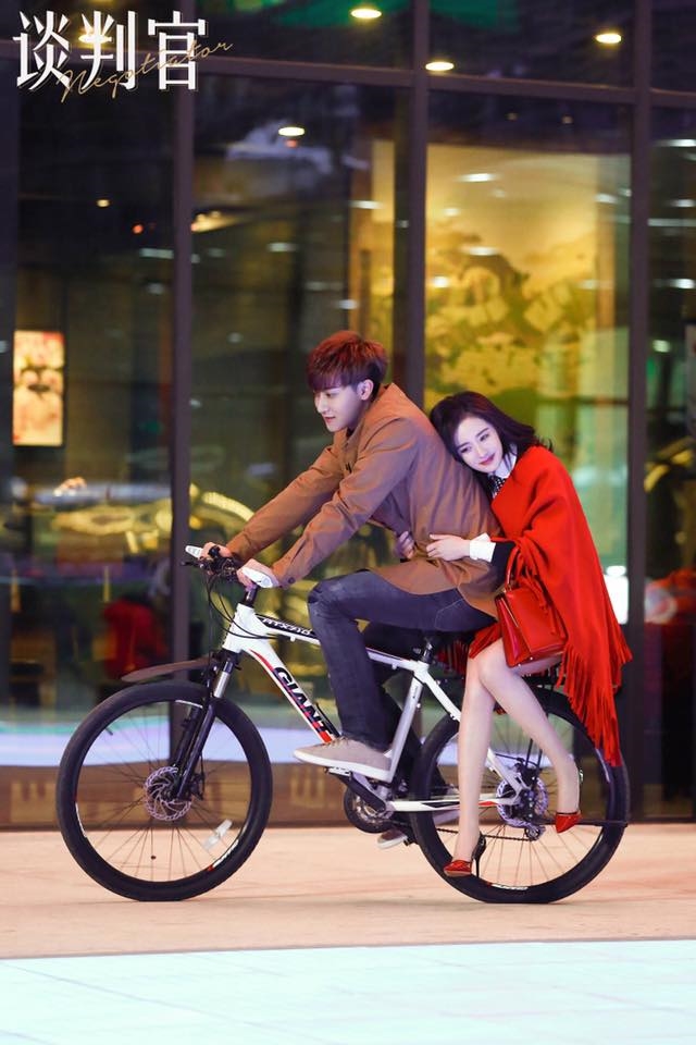 Hoa Du Ký - Người Đàm Phán: Phim nào 'hot' hơn trong mắt khán giả
