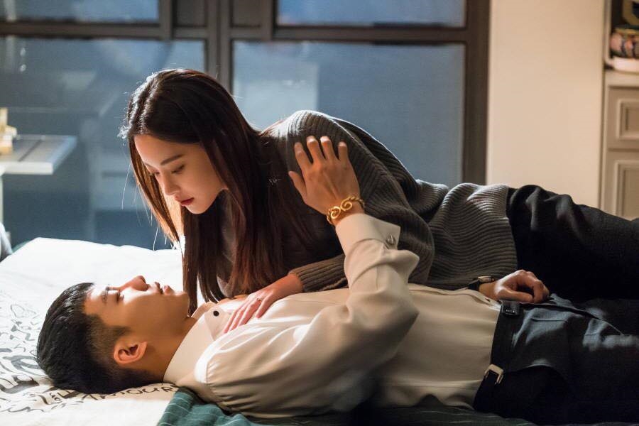 Hoa Du Ký - Người Đàm Phán: Phim nào 'hot' hơn trong mắt khán giả