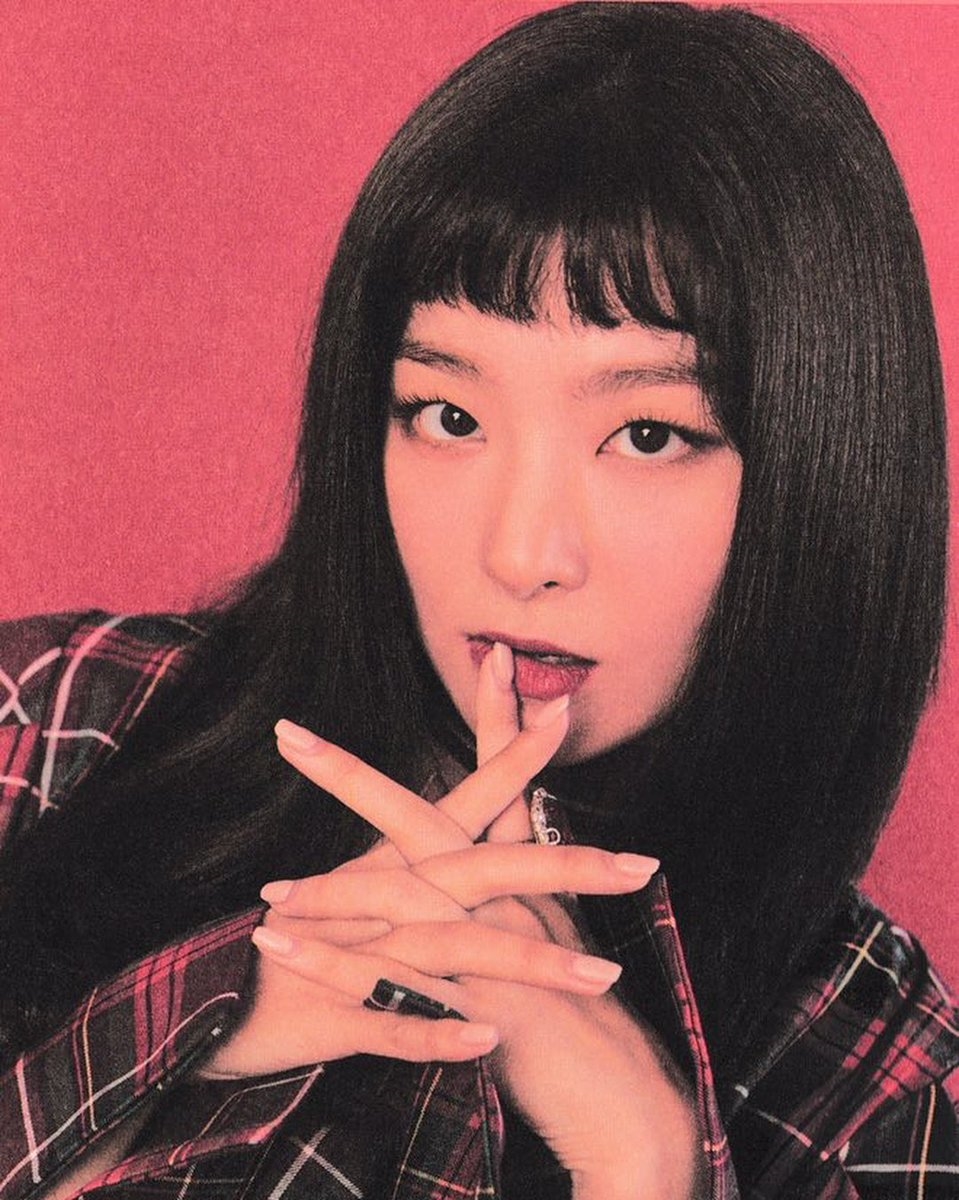 Những idol xinh đẹp và tài năng nhưng vẫn bị lu mờ