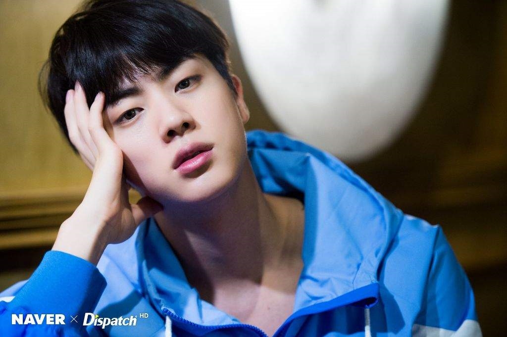 Jin sở hữu gương mặt tỉ lệ vàng đáng kinh ngạc