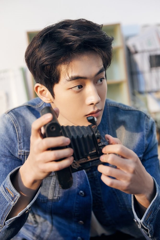 Nam Joo Hyuk tung bộ ảnh mới chủ đề bốn mùa cực đẹp mừng sinh nhật