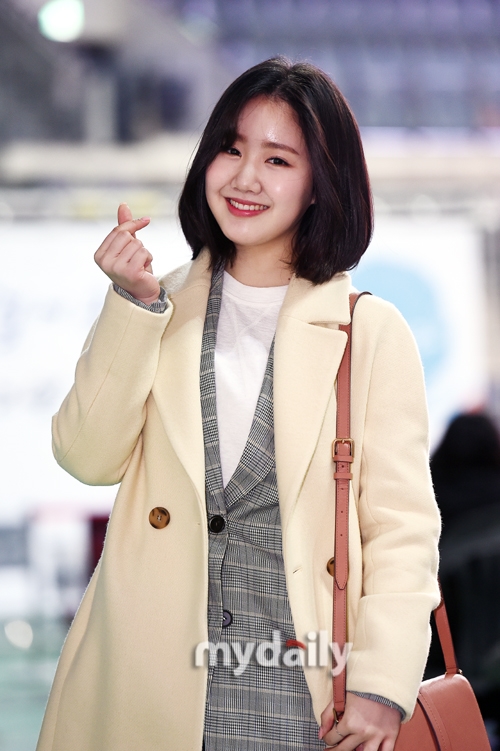 Jin Ji Hee háo hức tới trường đại học dự lễ đón tân sinh viên