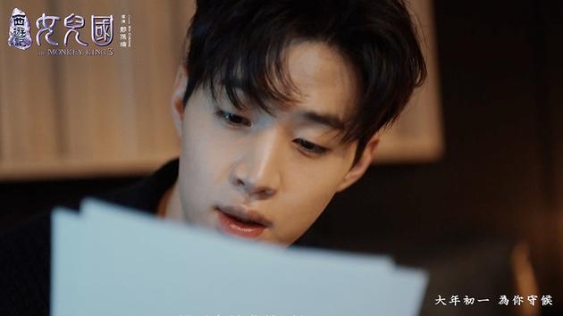 Vừa hát hay, vừa kéo đàn giỏi thì nói sao bánh bèo không đổ rầm rầm