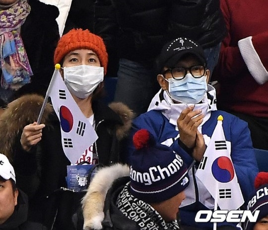 Lee Byung Hun - Lee Min Jung rủ nhau đi xem Olympic ủng hộ nước nhà