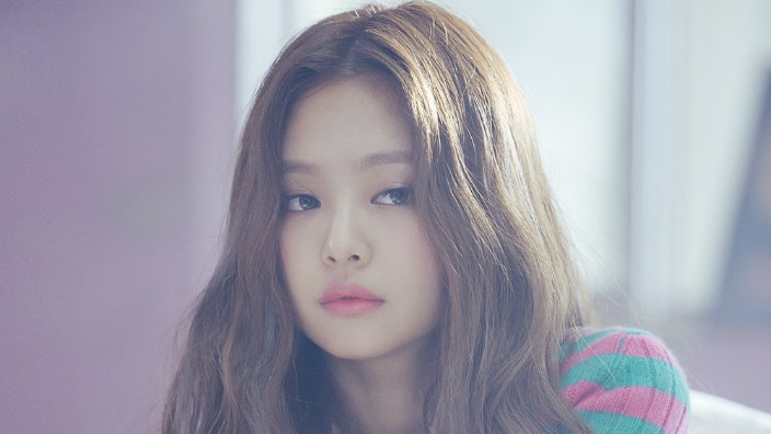 Có ai như Jennie, xõa tóc đơn giản thôi cũng xinh đẹp tuyệt trần