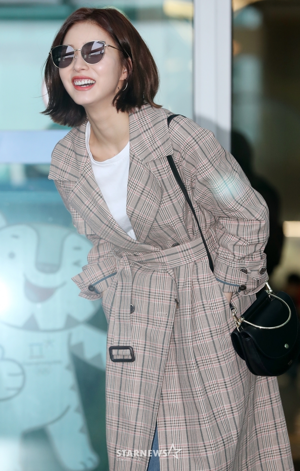 Shin Se Kyung - Go Jun Hee tự tin khoe sắc với mái tóc ngắn cá tính
