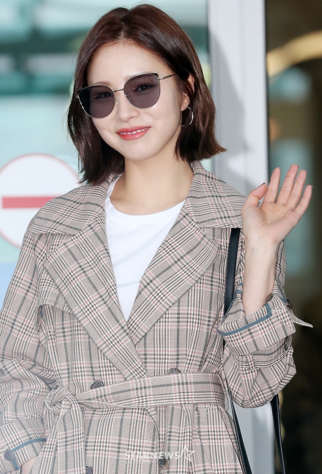 Shin Se Kyung - Go Jun Hee tự tin khoe sắc với mái tóc ngắn cá tính